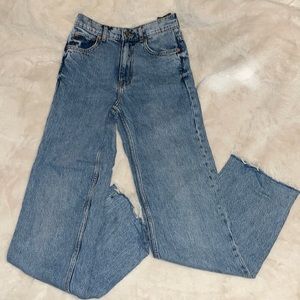Straight cut ZARA jeans size 4